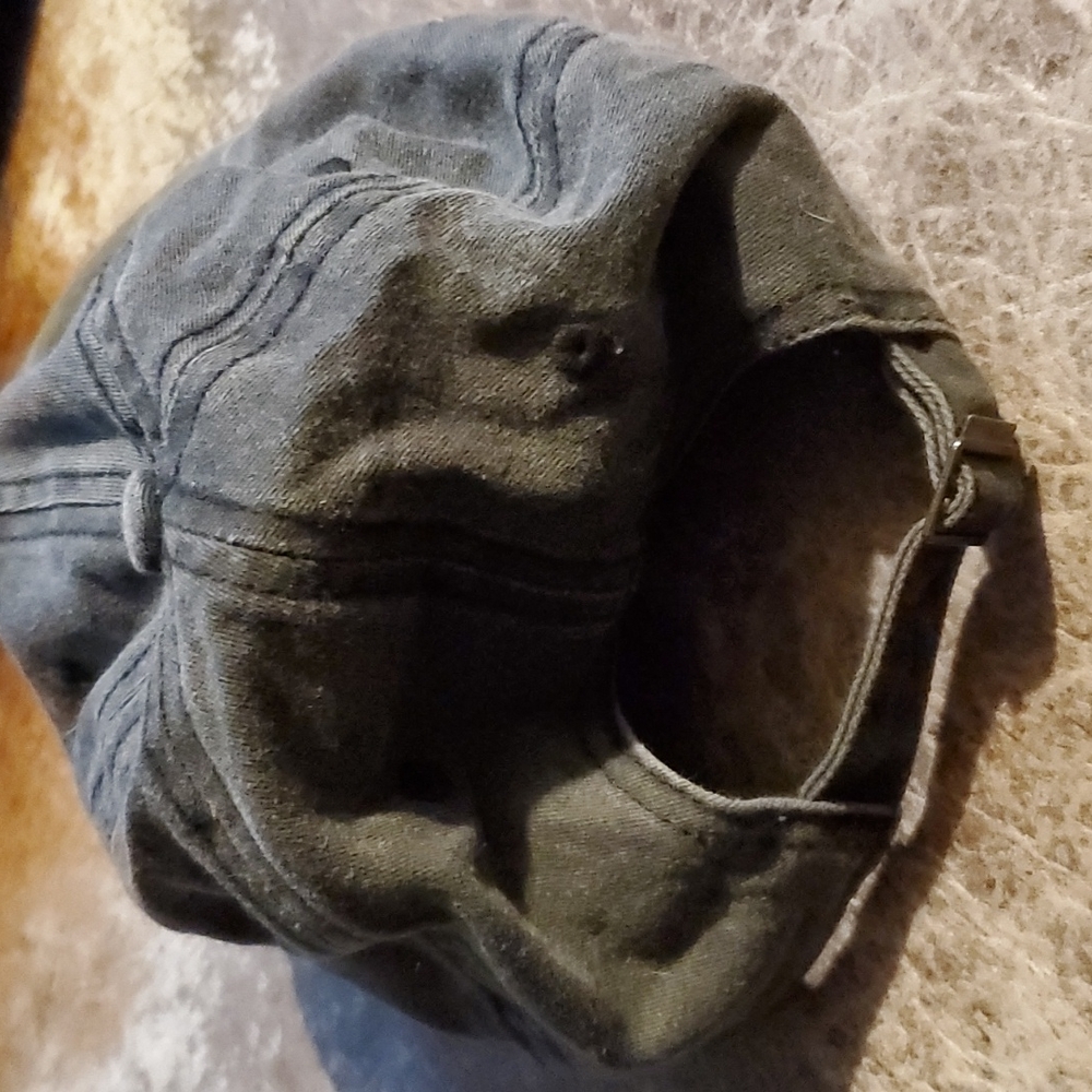 Hat - Picture 2 of 4